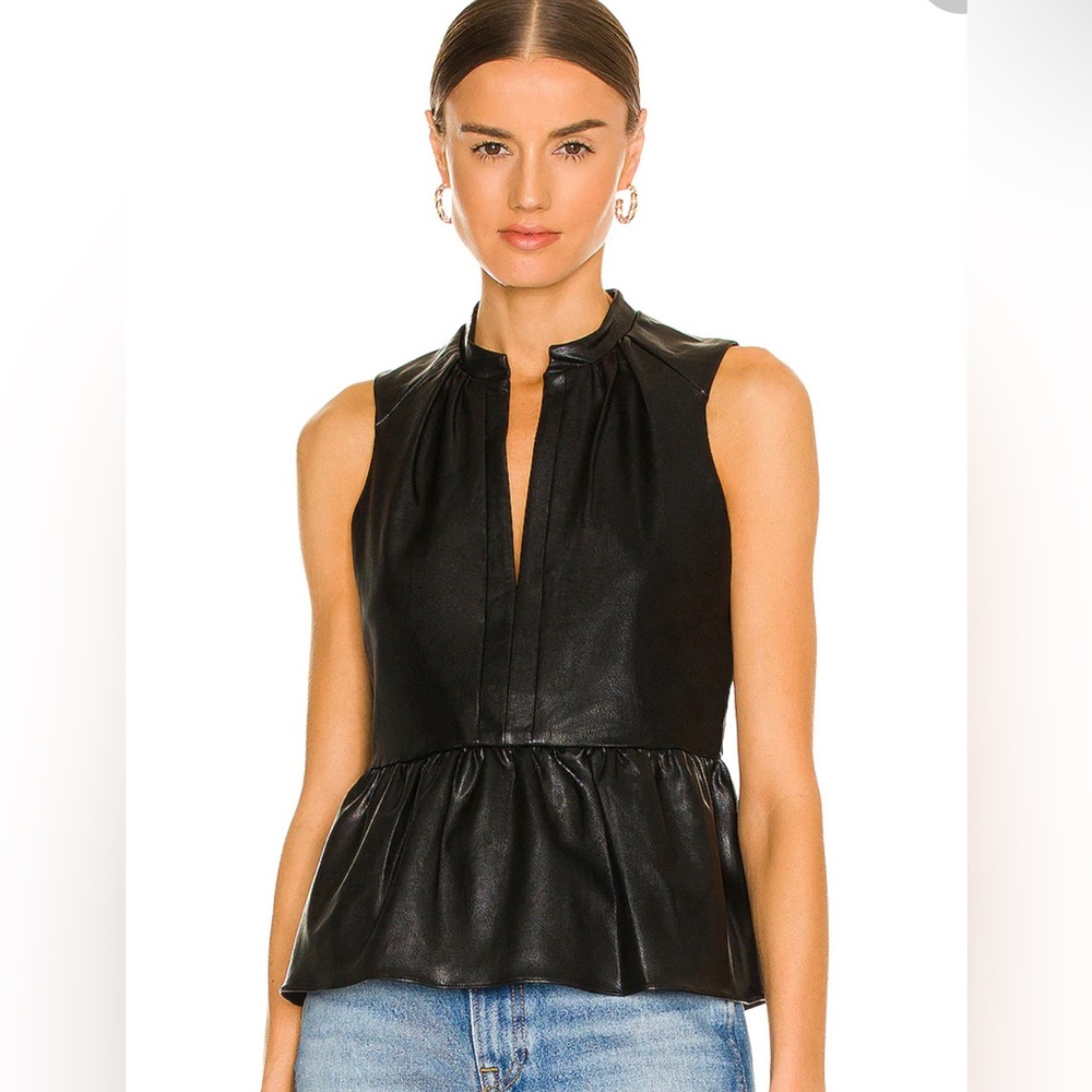 Amanda Uprichard Riley top like new